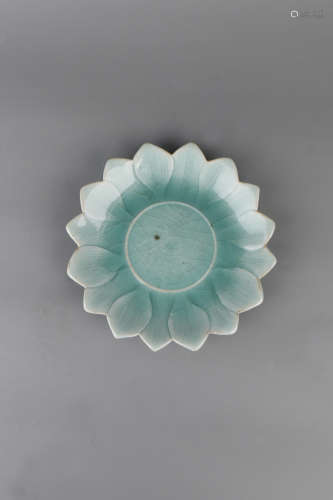 A Chinese Celadon Porcelain Plate