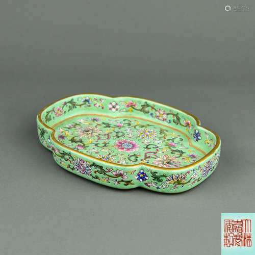 A Chinese Famille-Rose Porcelain Brush Washer