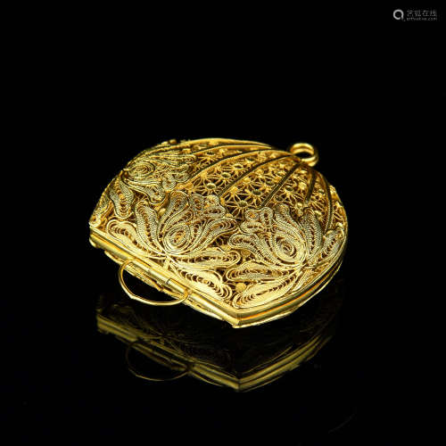 A Chinese Carved Golden Sachet