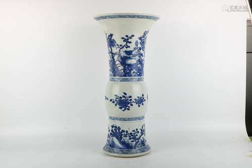 A Chinese Blue and White Porcelain Vase