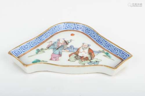 A Chinese Famille-Rose Porcelain Plate