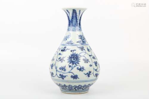 A Chinese Blue and White Porcelain Vase