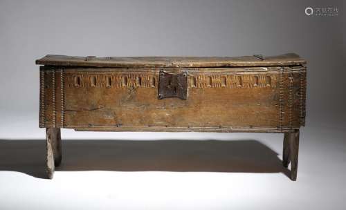 An Elizabeth I oak boarded coffer, the top with ir…