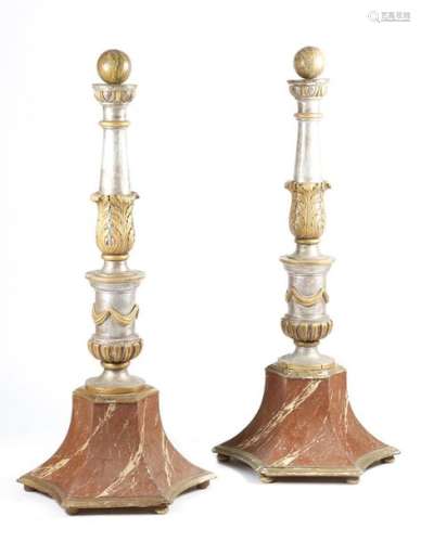 A pair of 18th century style painted and giltwood …