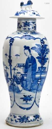 Early 20th C Chinese Porcelain Garniture Vase