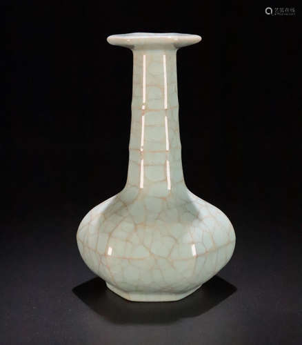 A RU YAO GREEN GLAZE HEXAGON VASE