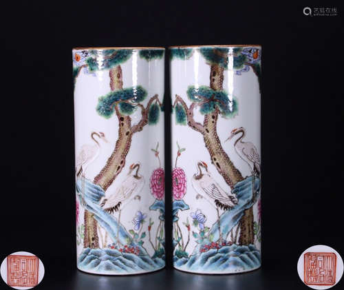 PAIR FAMILLE ROSE GLAZE CRANE PATTERN PEN HOLDER