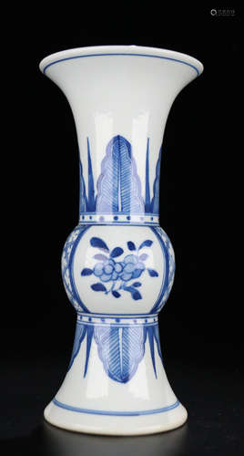 A WHITE&BLUE GLAZE FLOWER PATTERN GU VASE