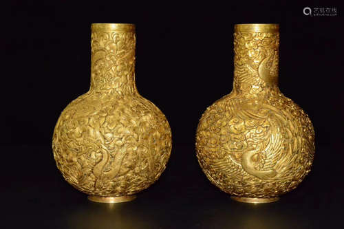 PAIR OF GILT BRONZE CASTED DRAGON&PHOENIX VASE