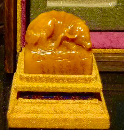 A TIANHUANG STONE CARVED COW SHAPED SEAL