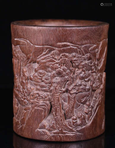 A CHENXIANG WOOD CARVED STORY PATTERN PEN HOLDER