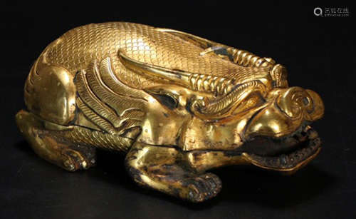 A GILT BRONZE CASTED BEAST SHAPED CENSER