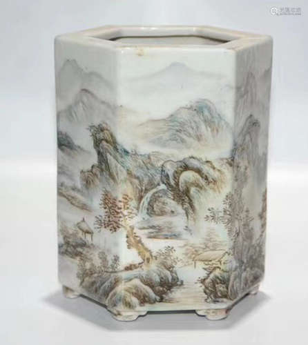 A PORCELAIN LANDSCAPE PAINTING PATTERN PEN HOLDER