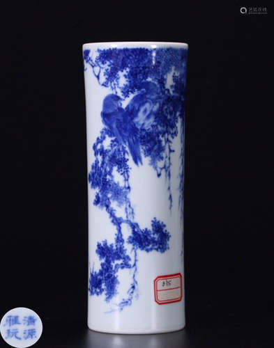 A WHITE&BLUE GLAZE FLOWER PATTERN PEN HOLDER