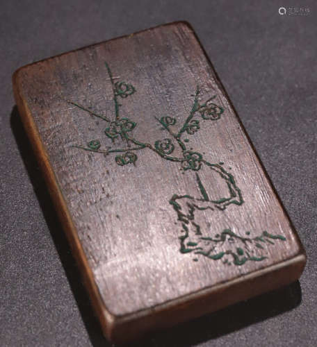 A CHENXIANG WOOD CARVED FLOWER PATTERN PENDANT