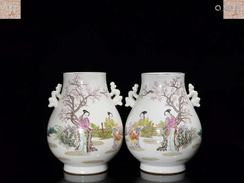 PAIR FAMILLE ROSE GLAZE BEAUTY PATTERN EAR VASE