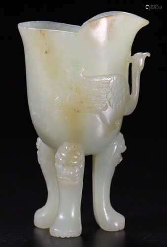 A HETIAN JADE CARVED PHOENIX PATTERN TRIPOD CUP