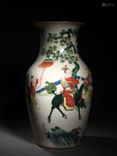 A FAMILLE-ROSE VASE, LATE 19TH CENTURY