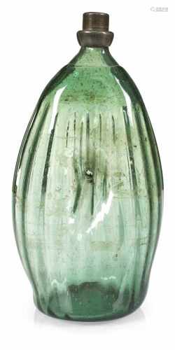 Grosse NabelflascheAlpenländisch, Kramsach (?), 18. JahrhundertH. 28,5 cmFlaschengrünes,