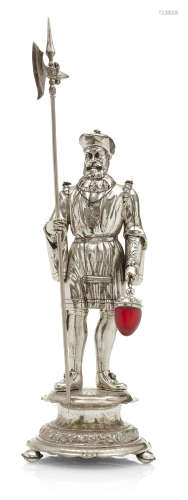 Grosse Heroldfigur aus SilberFirma J.D. Schleißner & Söhne, Hanau, 1. Viertel 20. Jh.H. 84 cmAuf
