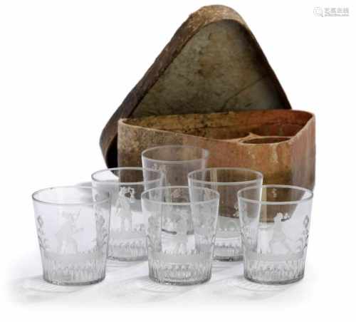 Sechs Barock-Becher in Originalschatulle18. JahrhundertH. 8 cmFarbloses Glas, leicht hohlgekehlter