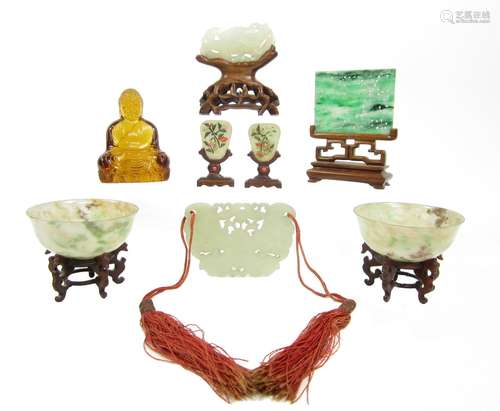 A pair of jadeite bowls, and other carvings