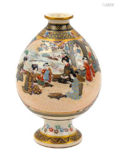 A Japanese Satsuma Porcelain Vase 20TH CENTURY gilt and