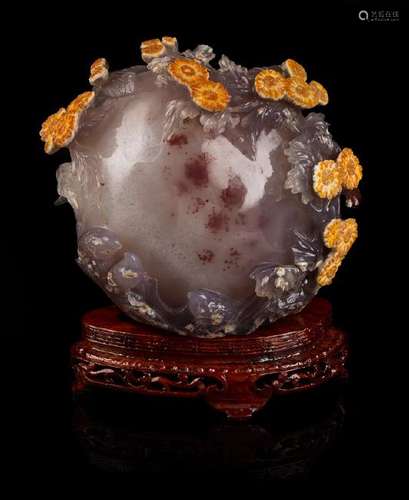 A Chinese Agate Carving 20TH CENTURY carved to the