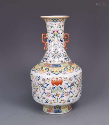 A CHINESE FAMILLE ROSE VASE, QIANLONG MARK