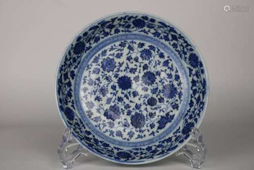 A CHINESE BLUE AND WHITE DISH, QING DYNASTY