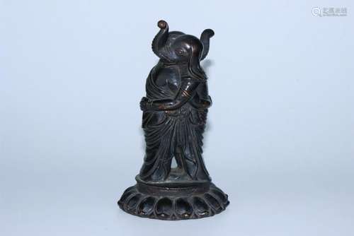 A CHINESE BRONZE FIGURE OF BUDDHA QING DYNASTY