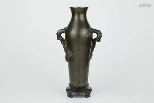 A CHINESE BRONZE VASE, QING DYNASTY