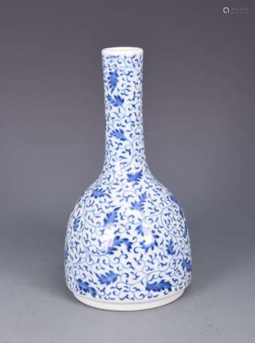 A CHINESE BLUE AND WHITE MALLET VASE, YONGZHENG MARK