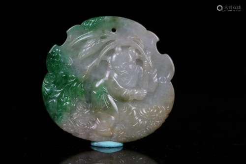 A CHINESE JADEITE JADE PENDANT, QING DYNASTY