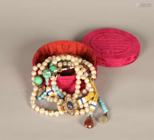 A CHINESE PEARL COURT BEADS, QING