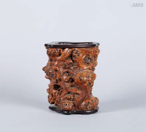 A CHINESE CARVED BURLWOOD BRUSH POT, QING DYNASTY