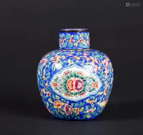 A CHINESE ENAMELED BRONZE SNUFF BOTTLE, 19TH CENTURY