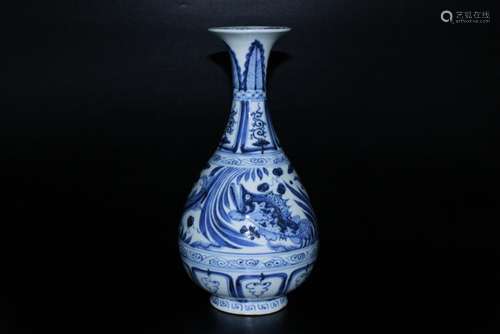 A CHINESE BLUE AND WHITE VASE