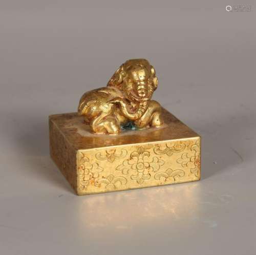A CHINESE GILT BRONZE SEAL, QING DYNASTY