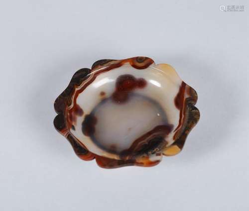 A CHINESE CARVED AGATE DISH