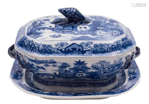 An early 19th century English blue and white sauce tureen,