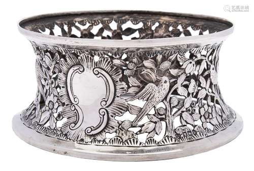 A George V silver dish ring, maker D & J Wellby, London,