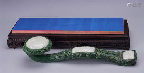 CHINESE WHITE JADE PLAQUE SPINACH JADE RUYI SCEPTER