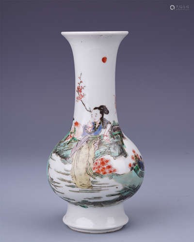 CHINESE PORCELAIN WUCAI BEAUTY VASE