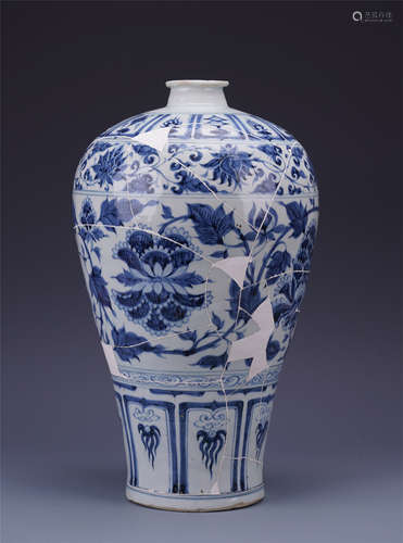 CHINESE PORCELAIN BLUE AND WHITE FLOWER MEIPING VASE