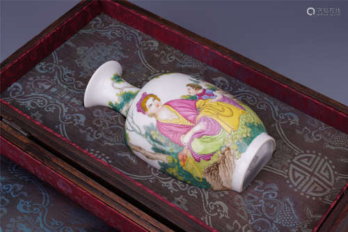 CHINESE PORCELAIN ENAMEL WESTERN BEAUTY VASE