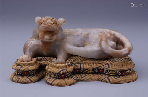 CHINESE ANCIENT JADE TIGER TABLE TIEM