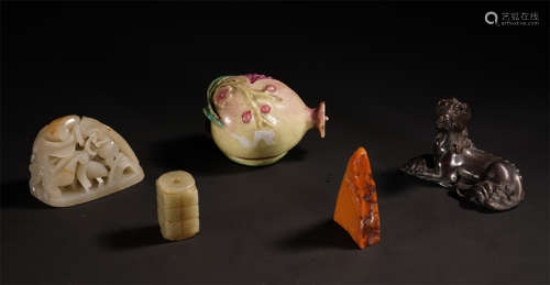 FIVE CHINESE JADE TIANHUANG PORCELAIN SCHOLAR'S OBJECT