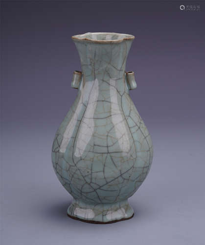 CHINESE PORCELAIN GE WARE CRACKED GLAZE ZUN VASE