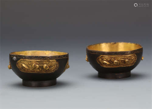 PAIR OF CHINESE GILT BRONZE CUPS